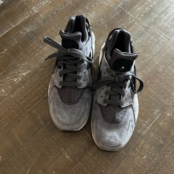 Nike Air Huarache shoes - Picture 2 of 7